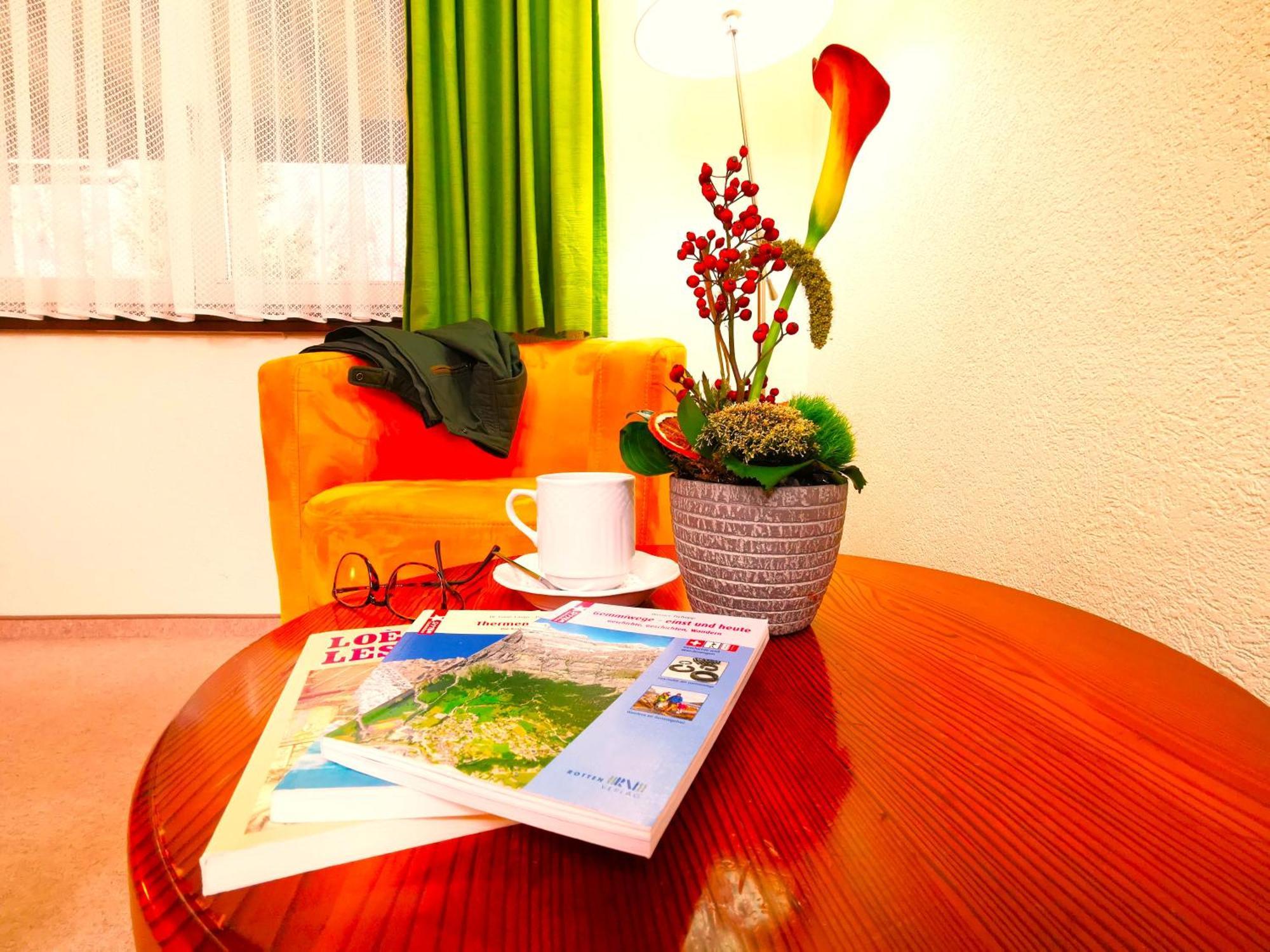Hotel Alpenblick-Leukerbad-Therme Habitación foto