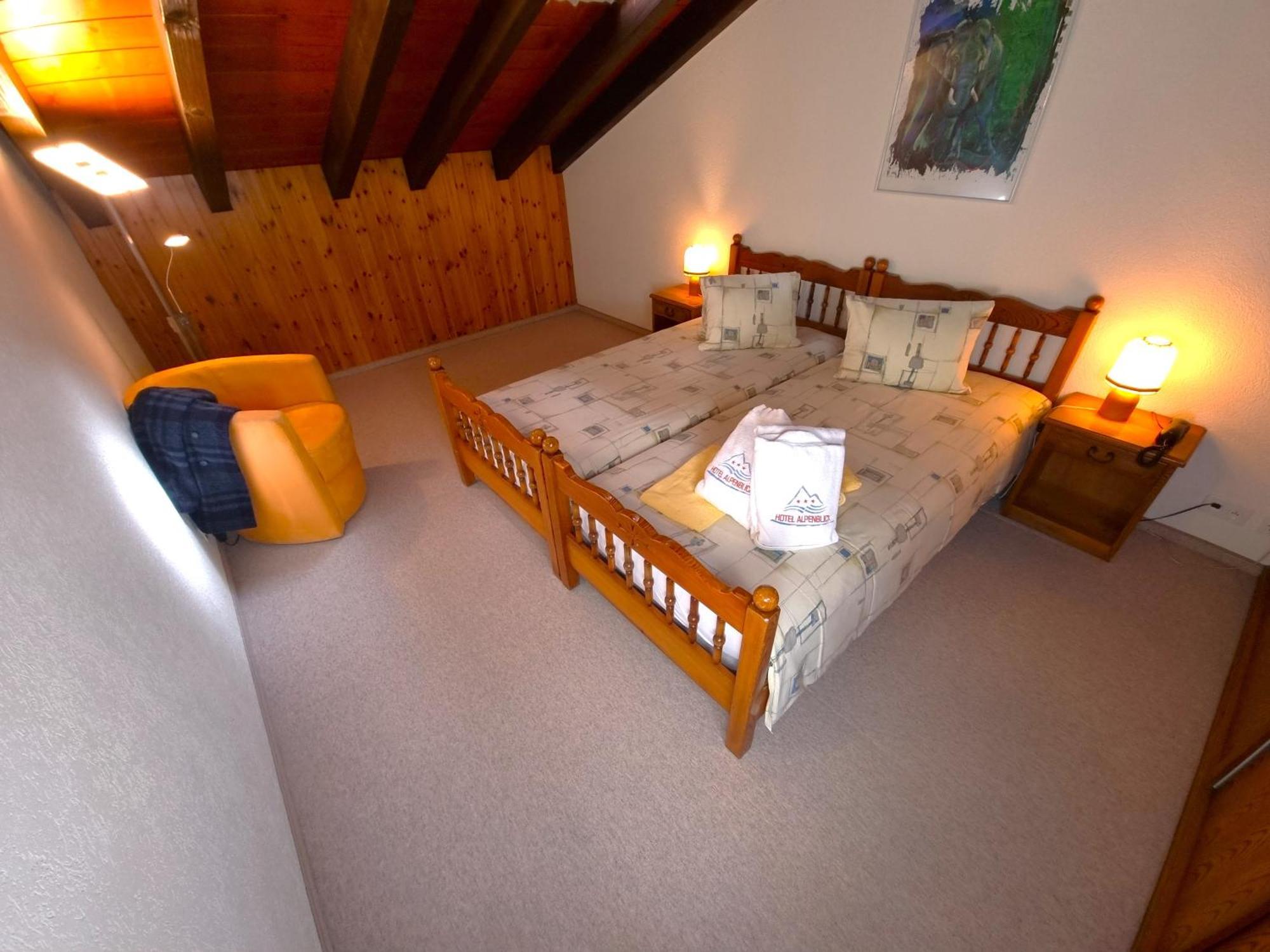 Hotel Alpenblick-Leukerbad-Therme Habitación foto