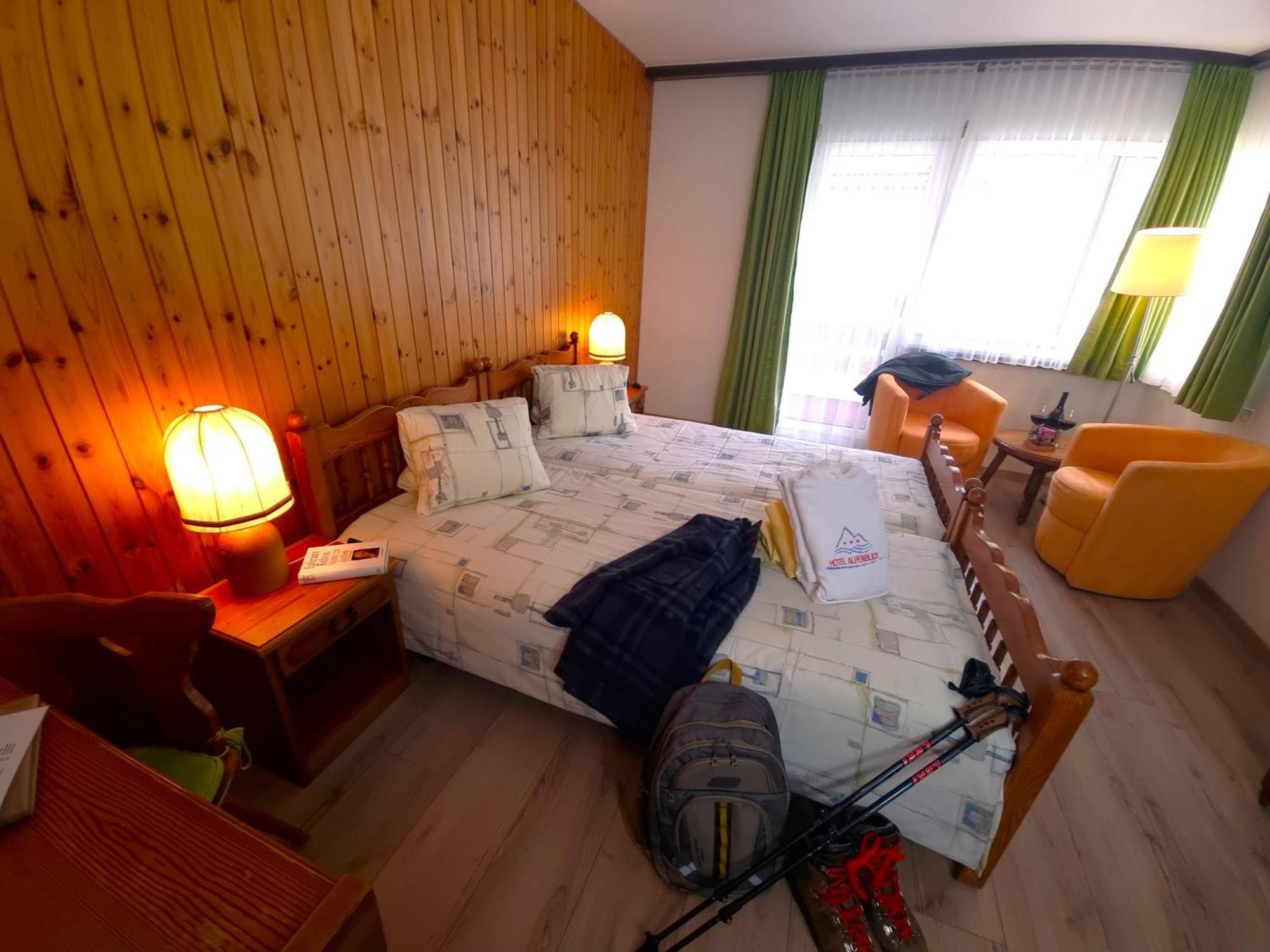 Hotel Alpenblick-Leukerbad-Therme Habitación foto